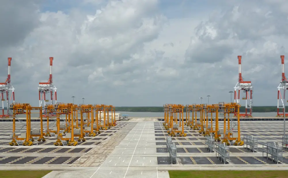ベトナム国の経済成長を支えるカイメップ・チーバイ国際港湾ターミナル建設